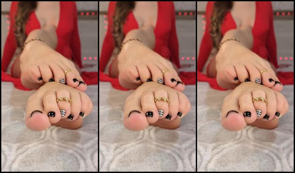 Miawildft Nicknamed Miawildft 01 18 2025 Onlyfans Video My Feet Were So Cold Today