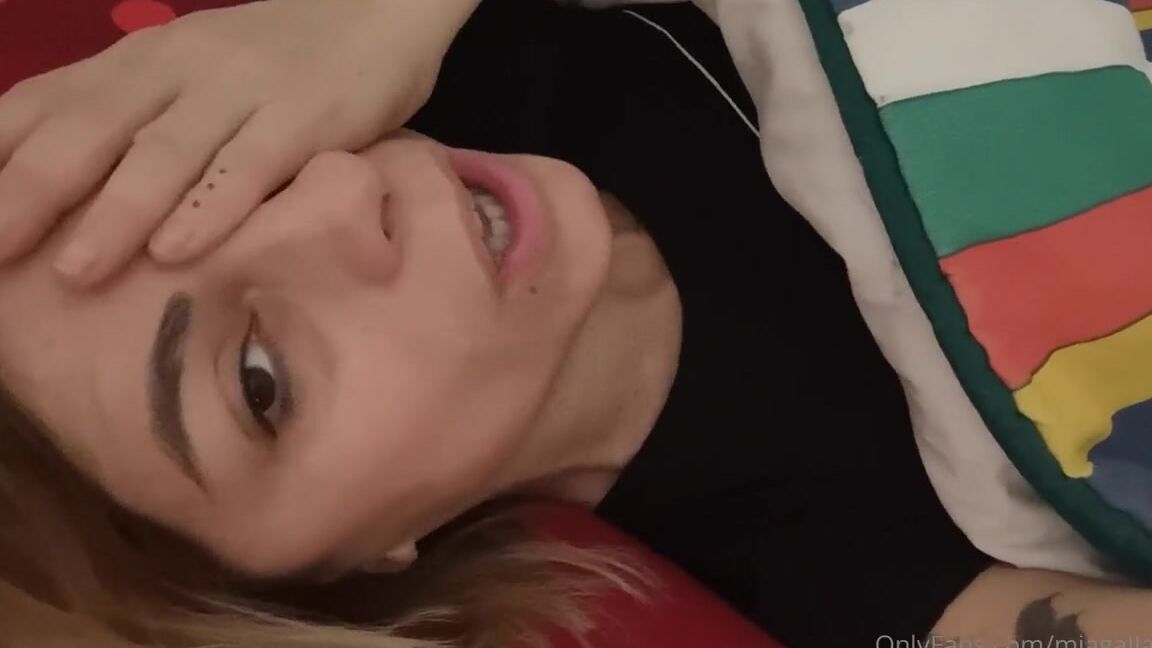 Mia Gallagher Nicknamed Miagallagher 12 15 2022 Onlyfans Video Buongiorno Cuccioli Torno Presto