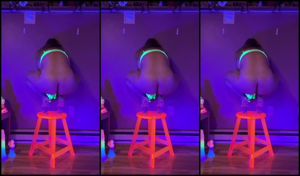 Celia Dragon Nicknamed Ceelcee Fisting Dildo 09 16 2024 Onlyfans Video I Love How Fucking Noisy My Pussy Gets With This Huge Glowing Dildo Neon Fantasy