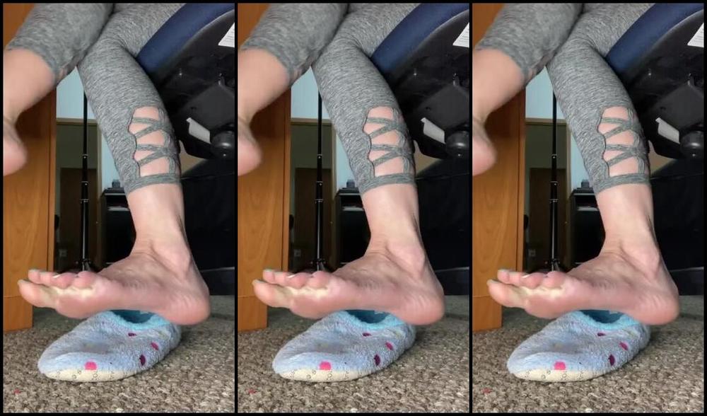 Toespreads Nicknamed Toespreads Onlyfans A Little Foot Fun To Start The Day