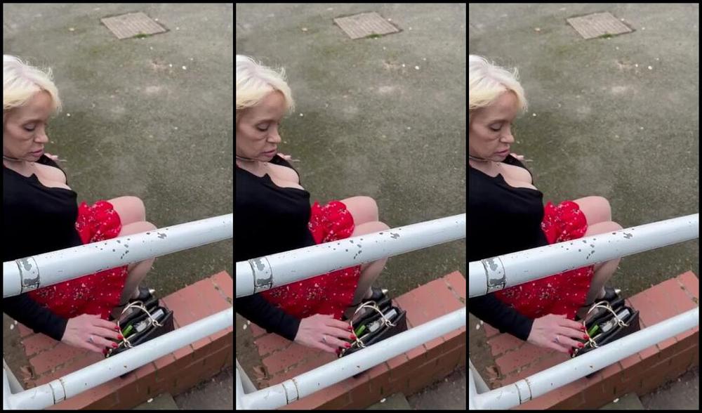 Torryy Nicknamed Torryy Onlyfans A Smoke In The Park