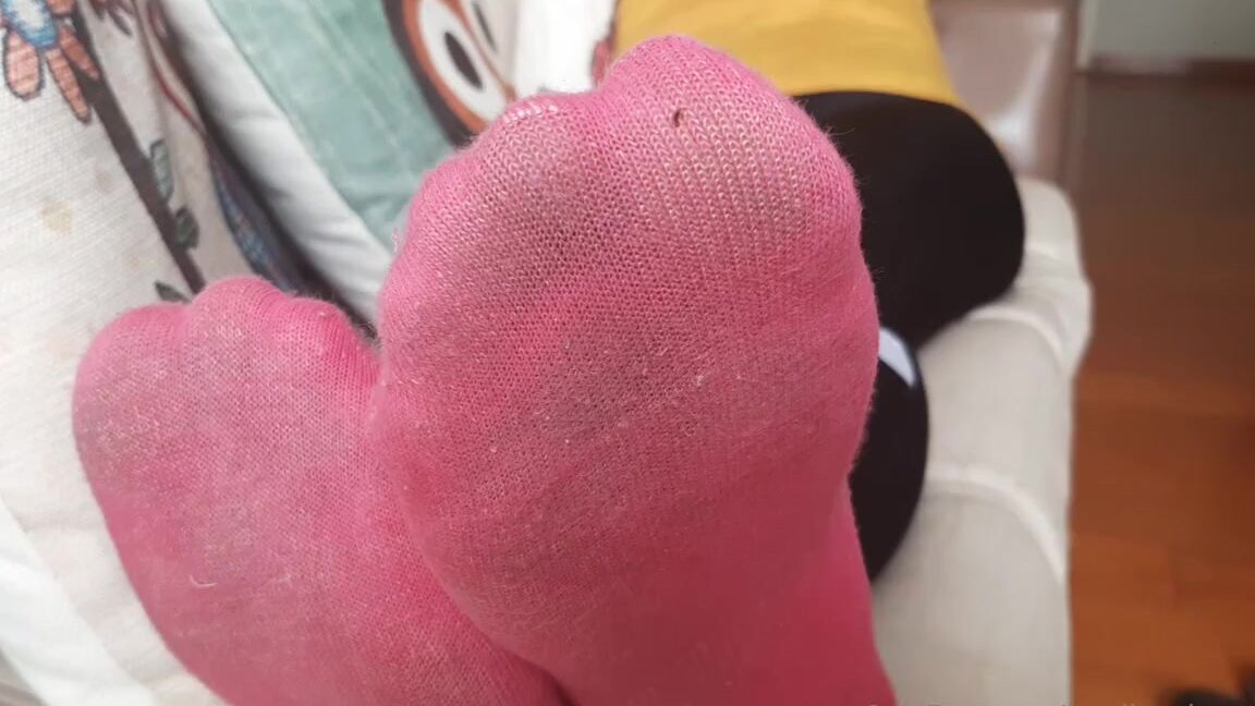 Marilyn Cutes Feet Nicknamed Marilynebonyfeet 04 16 2023 Onlyfans Video Show Me Youre A Loser By Smelling My Tasty Socks