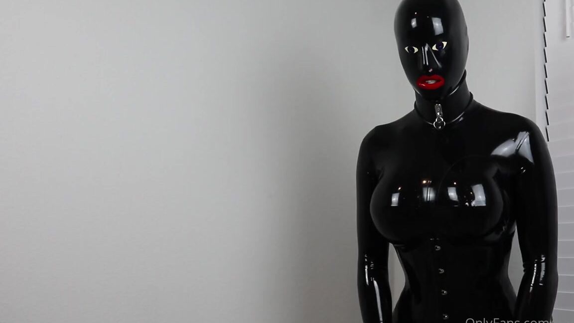 Dollified Nicknamed Dollified Onlyfans Some Kig Fun First My Friend Masks My Rubberdoll Face Then I Serve