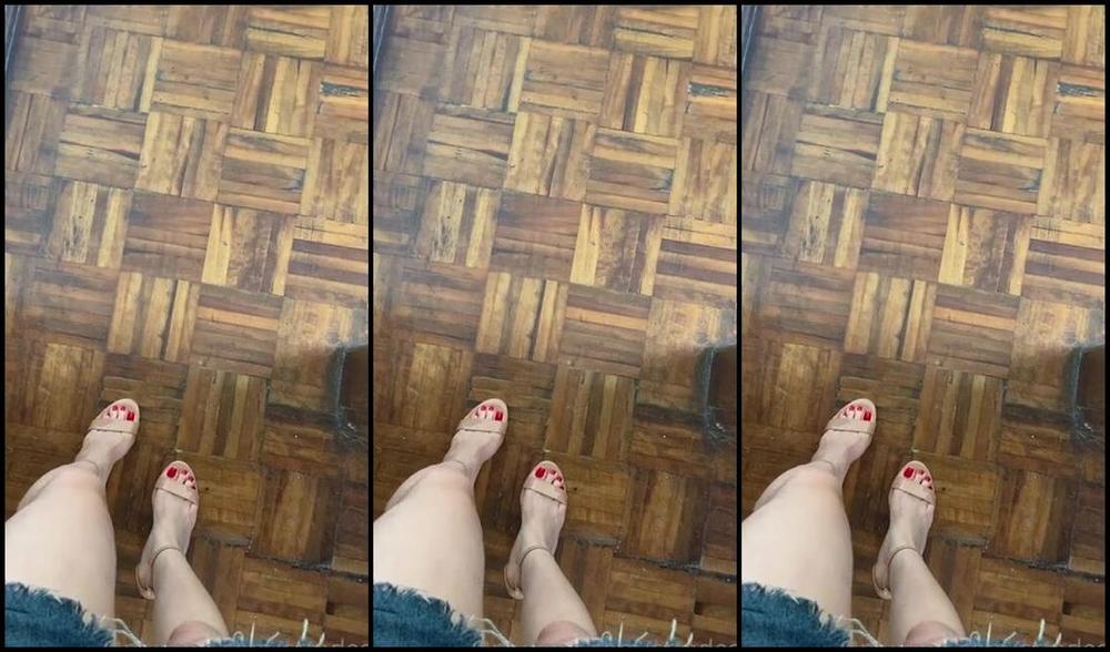 Srta Dess Nicknamed Srtadess 08 12 2021 Onlyfans Video Wearing High Heels That Are Almost Skin Colored