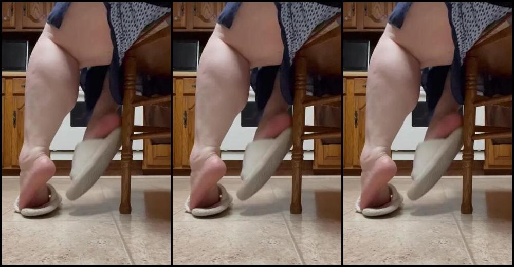 Fattyfeet420 Nicknamed Fattyfeet420 01 24 2023 Onlyfans Video I Cant Help Showing All These Goodies In The Kitchen