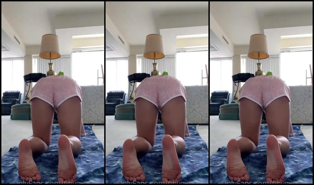 Tiny Gypsy Nicknamed Tinygypsyfeet 03 21 2022 Onlyfans Video Lil Sock Tease And An Attempt At Yoga On The Carpet Lol