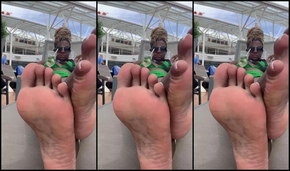 Cuteeightss Nicknamed Cuteeightss 03 09 2024 Onlyfans Video In Public Sippin On My Mojito