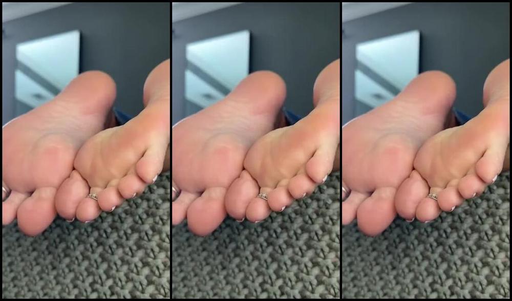 Softsoles Nicknamed Softsolezz Onlyfans 5 Minutes Of Uncut Foot Teasing For You Do You Miss These Soles