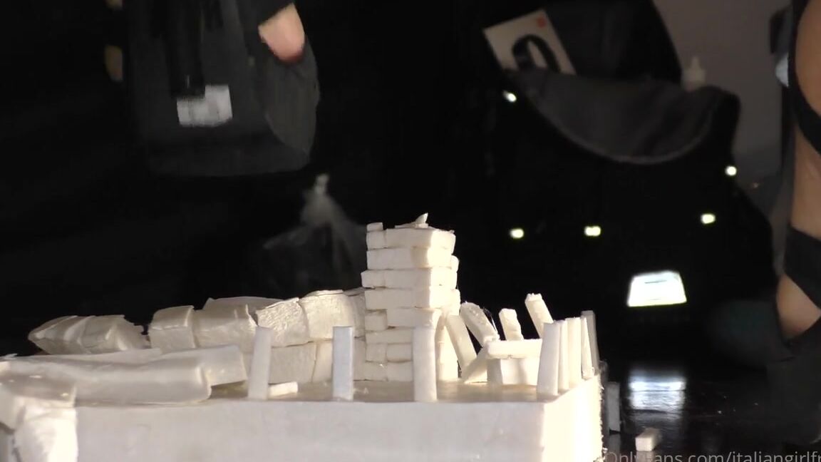 Italian Girlfriend Nicknamed Italiangirlfriend 07 22 2022 Onlyfans Video My Boyfriend Builds It Part 4