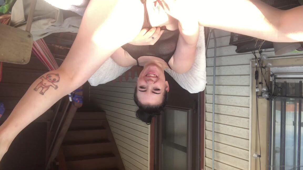 Goddess Kendra Kemper Nicknamed Lifeofkendra 03 25 2020 Onlyfans Video Its 60 Degrees Out So I Had To Give My Neighbors A Show