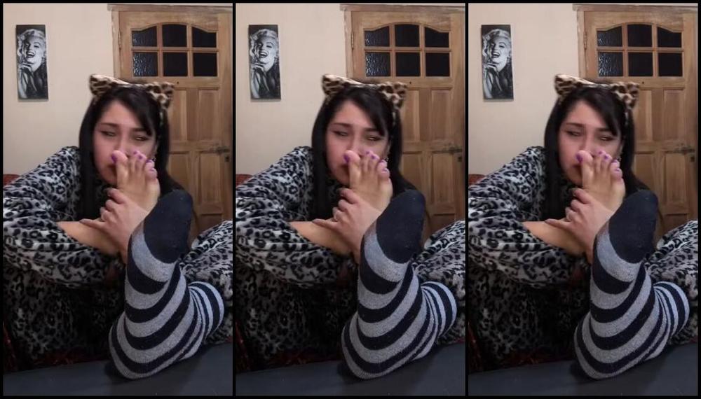 Eva Giladyvip Nicknamed Giladyvip 07 20 2024 Onlyfans Video Out Of Curiosity I Smelled My Slippers That I Have Been Wearing For Several Weeks Without