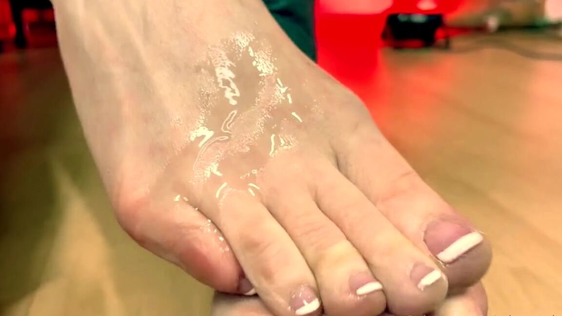 Missmayberlin Nicknamed Missmayberlin 04 07 2023 Onlyfans Video Hello You Little Perv