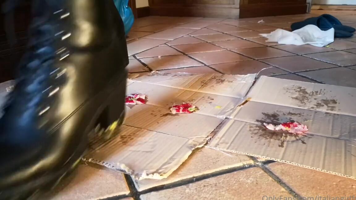 Italian Girlfriend Nicknamed Italiangirlfriend 07 22 2022 Onlyfans Video Various Crush Kjot