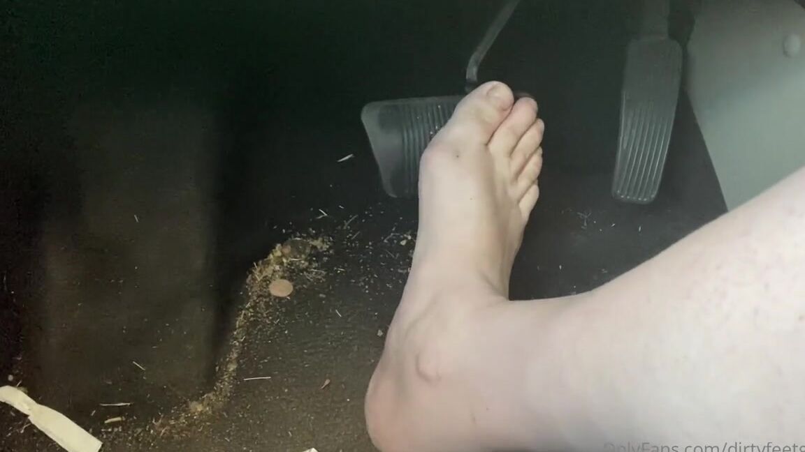 Findomfeetgirl Nicknamed Dirtyfeetgirl92 11 21 2021 Onlyfans Video Almost 4 Mins Driving My Car Barefoot Yes My Floorboard Needs Cleaned Sorry My