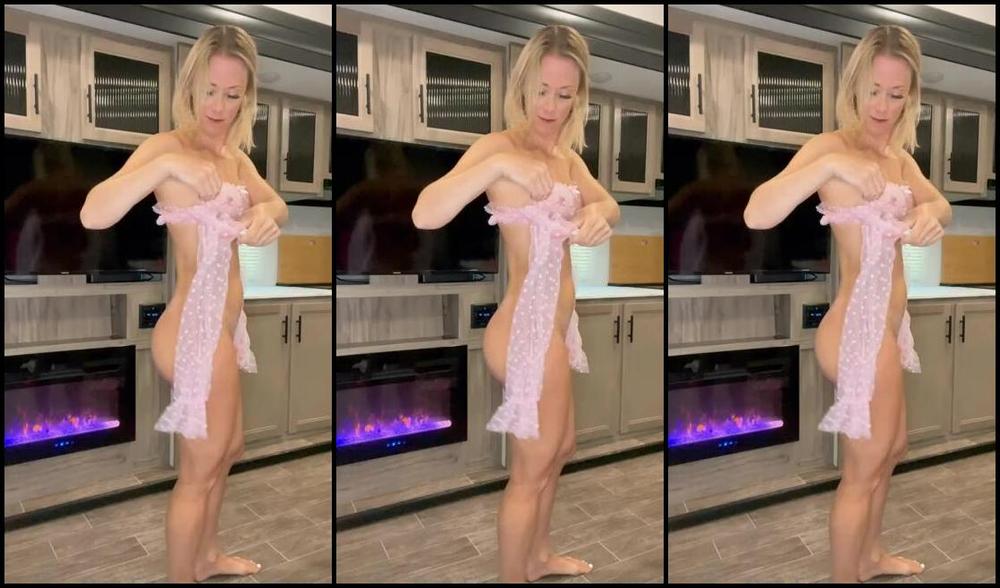 Vicky Stark Nicknamed Vickystark 07 03 2023 Onlyfans Video Heart Themed Lingerie Try On Tips Are Always Appreciated U