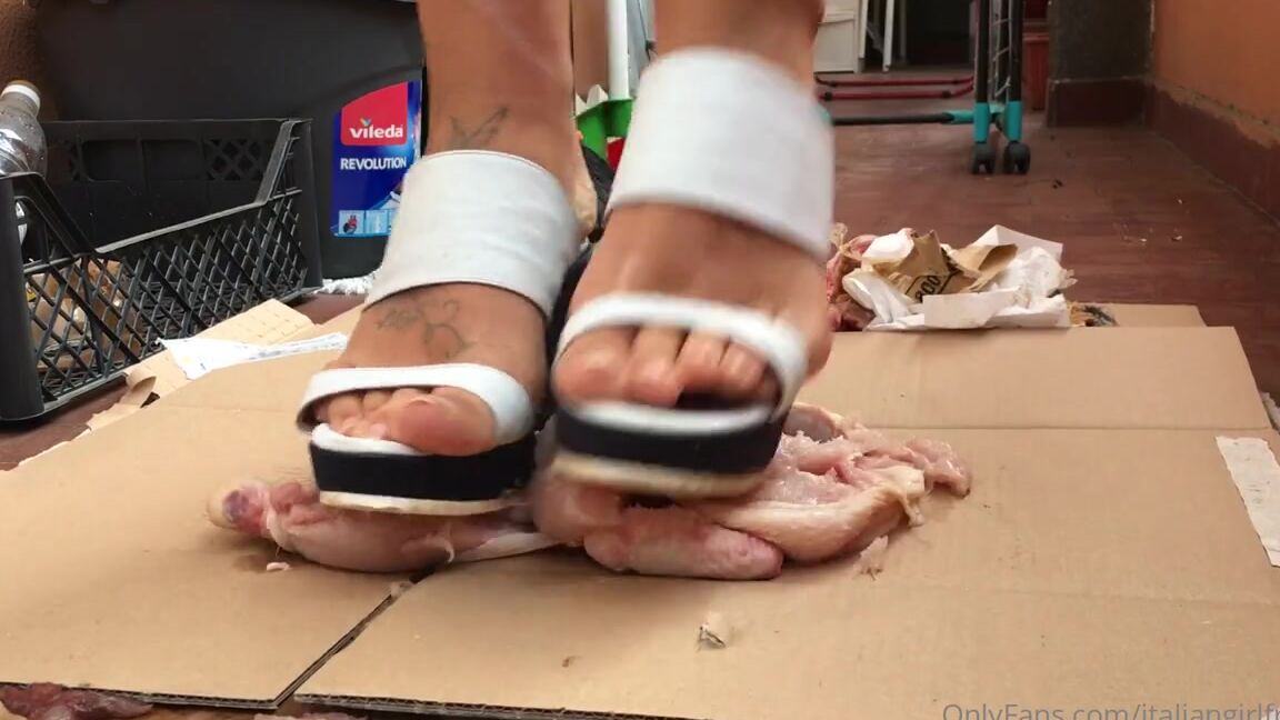 Italian Girlfriend Nicknamed Italiangirlfriend 07 25 2022 Onlyfans Video 2 Angles Zwew