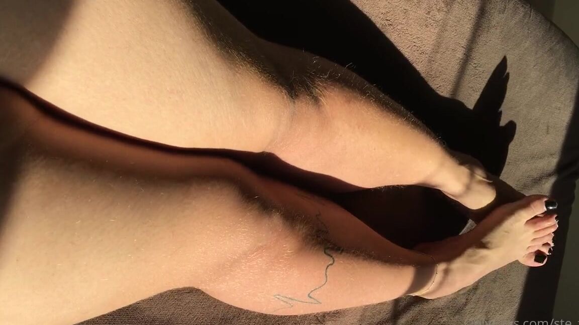 Ste Feet Nicknamed Ste Feet Onlyfans Feliz Meu Vizinho Que As Vezes Me V Tomando Um Solzinho
