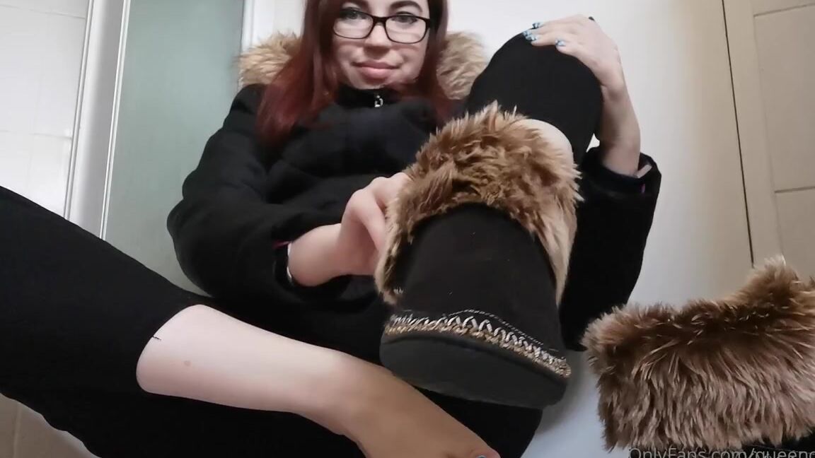 Goddess Trinity Nicknamed Queenofred 06 16 2020 Onlyfans Video Fluffy Shoes On Fluffy Shoes Off