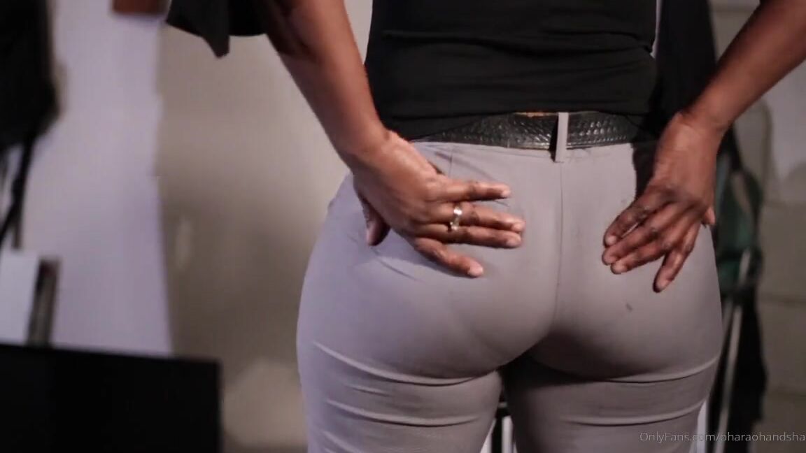 Pharaoh Spanks Nicknamed Pharaohspanks Onlyfans 01 16 2020 Part 1 Of The 15 Lick Challenge