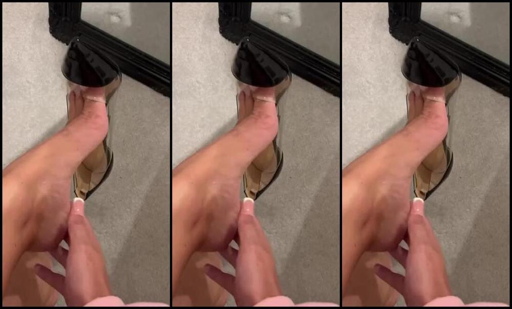 Naughty Nylons Nicknamed Naughtynylons Onlyfans Wish You Were Here