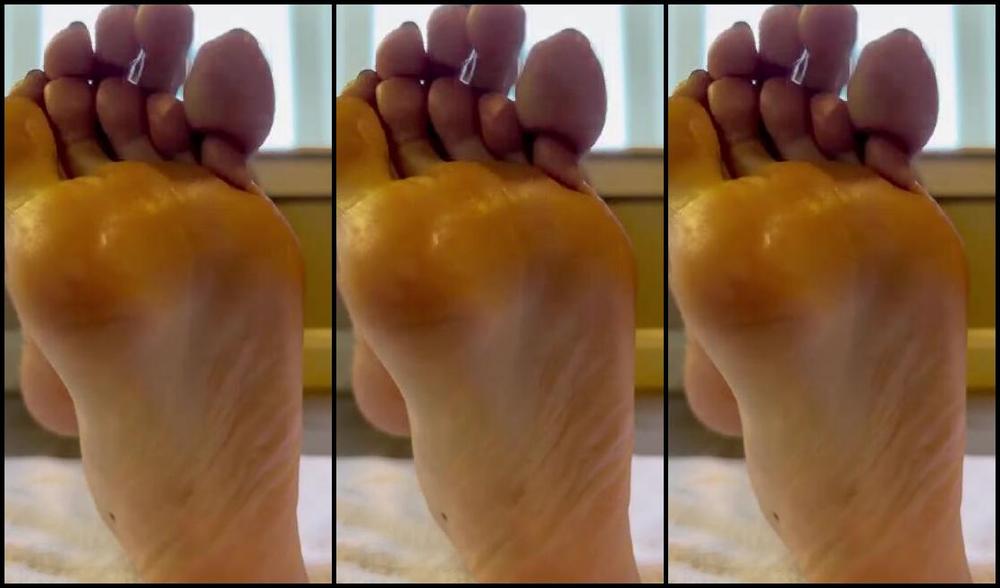 Alice Rose Nicknamed Alicerosequeenoftoes 11 10 2023 Onlyfans Video I Know If You Were Here Youd Help Me Rub The Oil In Every Time