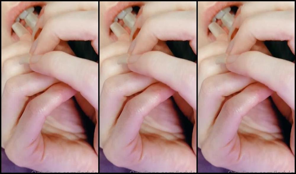 Lady Left Nicknamed Ladyleft 02 19 2021 Onlyfans Video My Bare Square Nails Amp Nude Lips