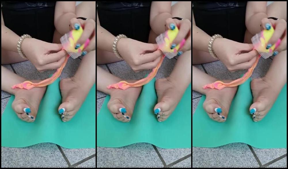 Goddess Trinity Nicknamed Queenofred 06 15 2020 Onlyfans Video Theres One More Slime Video Remaining Stay Tuned For Some Nylon And Fluffy Slipper Reveal