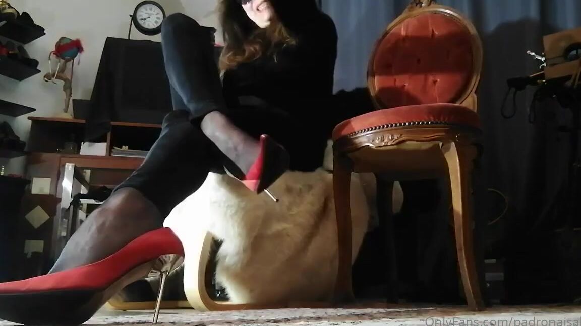 Padronaisabella Nicknamed Padronaisabella 02 03 2024 Onlyfans Video Stasera Scarpe Rosse Con Tacco 12 Di Acciaio Leggins E