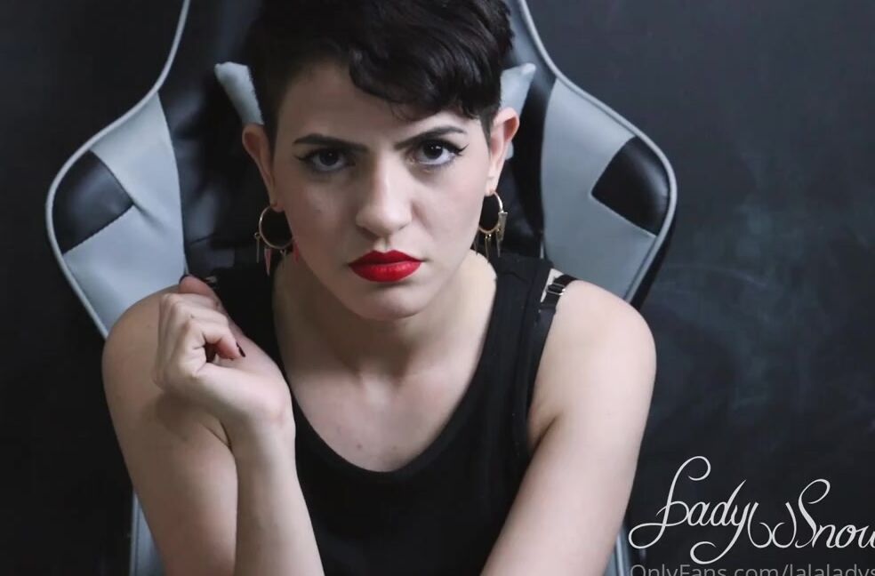 Lady Snow Nicknamed Lalaladysnow 12 30 2020 Onlyfans Video Do You Like A Powerful Woman What If This Woman Has A Strapon To Make You Diy2
