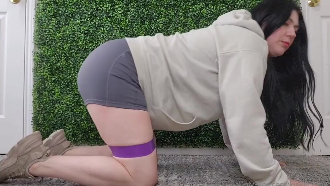 Giantessjulia Nicknamed Kinkydomkitty91 04 01 2025 Onlyfans Video Giantess Swamp Ass Workout For Tiny Slave