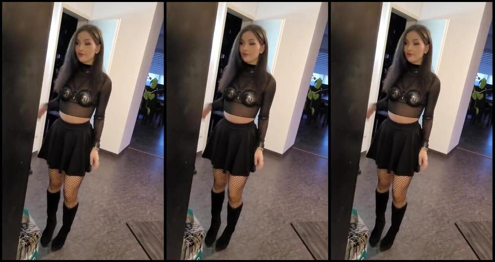 Sophie X Elodie Nicknamed Sophie X Elodie 02 04 2024 Onlyfans Video In Meinem Alltagsoutfit Mit Keuschheitsg Rtel Und Keuschheits Bh