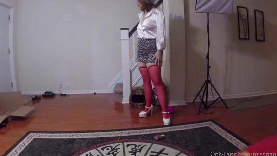 Miss Pandora Nicknamed Misspandora Onlyfans 11 30 2023 Tbt Getting You Excited For Christmas Santas Son Shrunk Teaser Giantess Giant Onlyfans Fetishmodel