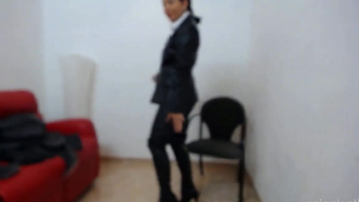 Reina Leather Nicknamed Reinaleather Onlyfans Video 2256