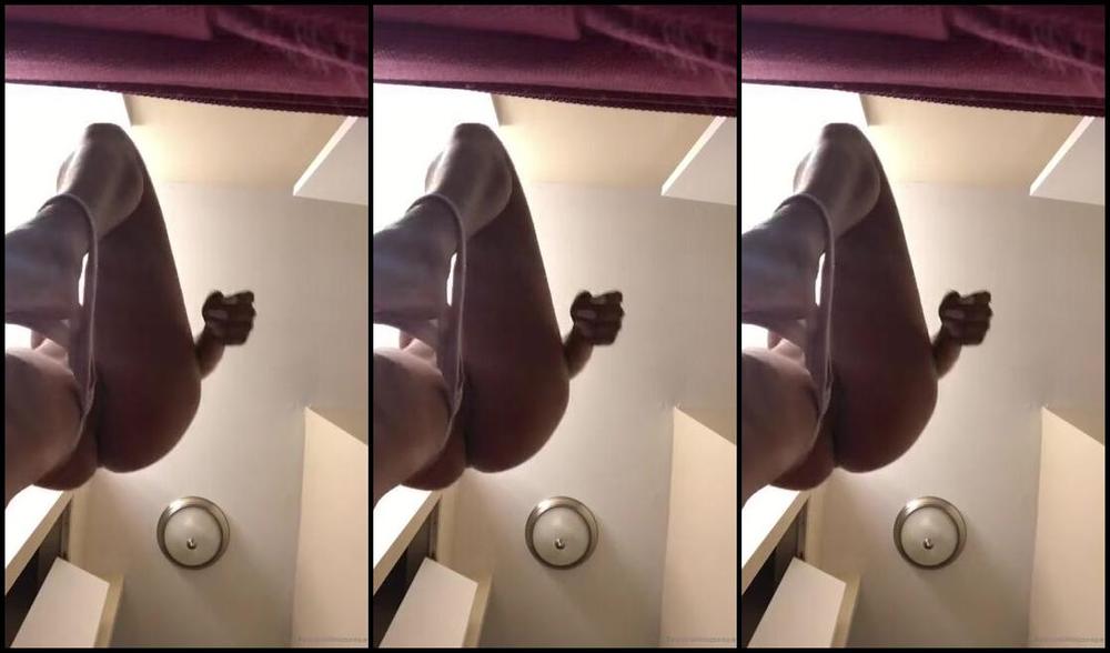 Lilmizzunique Nicknamed Lilmizzunique Onlyfans Tried To Take A Short Clip Between Outfit Changes At A Shoot I Dropped My Phone I Liked The Odd