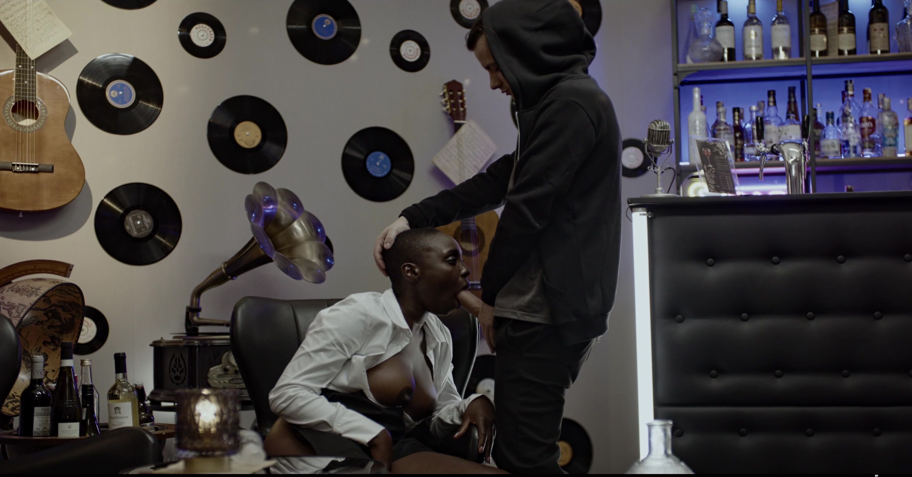 Freeze 24 09 06 Sam Bourne And Zaawaadi Sorry Were Closed