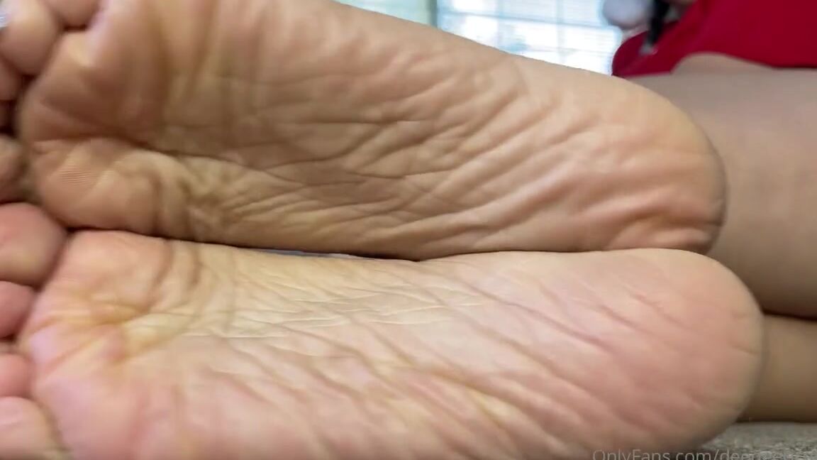 Deedee Nicknamed Deedeericanfeet 01 06 2025 Onlyfans Video As Requested In Wide Angle View Closeups Of My Wrinkly Heels