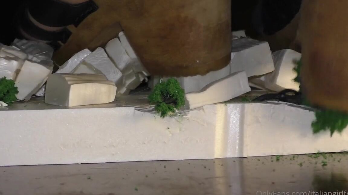 Italian Girlfriend Nicknamed Italiangirlfriend 07 22 2022 Onlyfans Video My Boyfriend Builds It