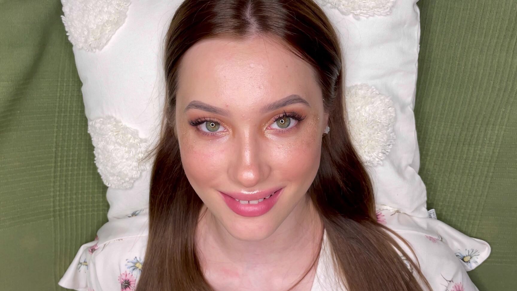 "Babyheavanian" eyecontact, eyelashes, eyelashfetish, facefetish, gold, makeup, makeupartist, moaning, moaningfetish, sfw, staring Goldy Face Fetish with eye gazing manyvids