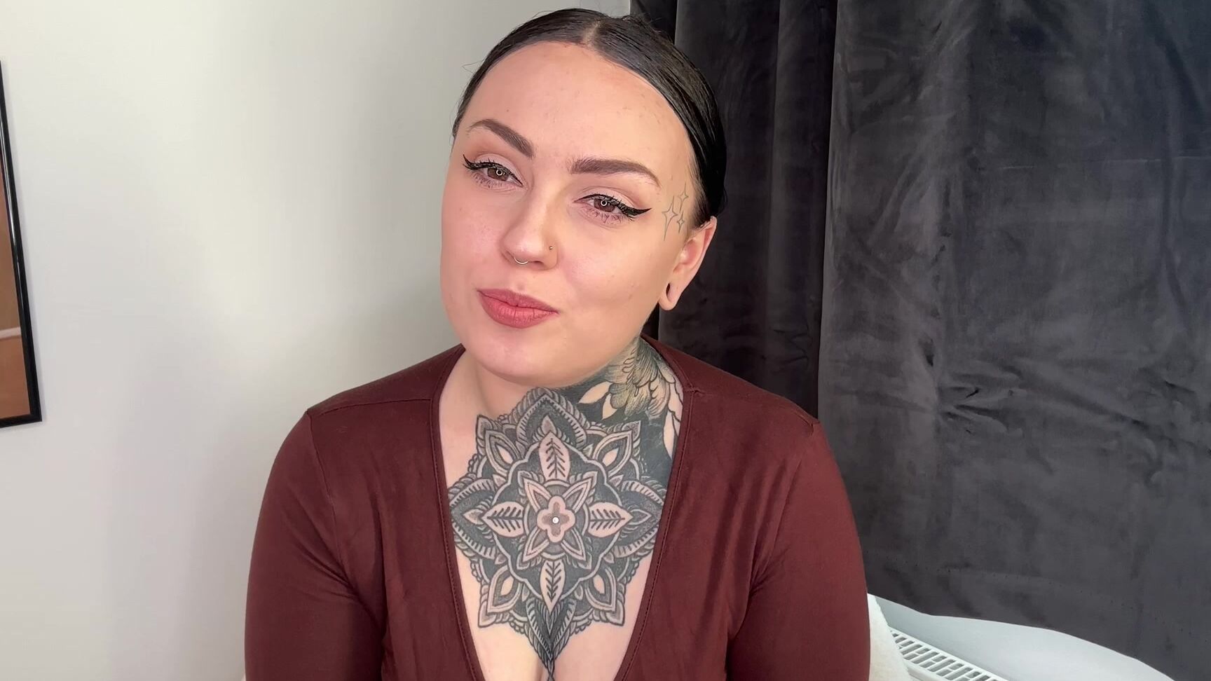 "MissValentina" blackmailfantasy, femdom, femdompov definitely dont send your info manyvids