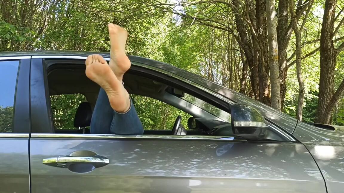 Goddess Sindy Nicknamed Redsifeet Onlyfans Что Вы Делаете Когда Находите Девушку В Вашей Машине Как Это Вы Притворяетесь Что Это Не Ваша Машина D