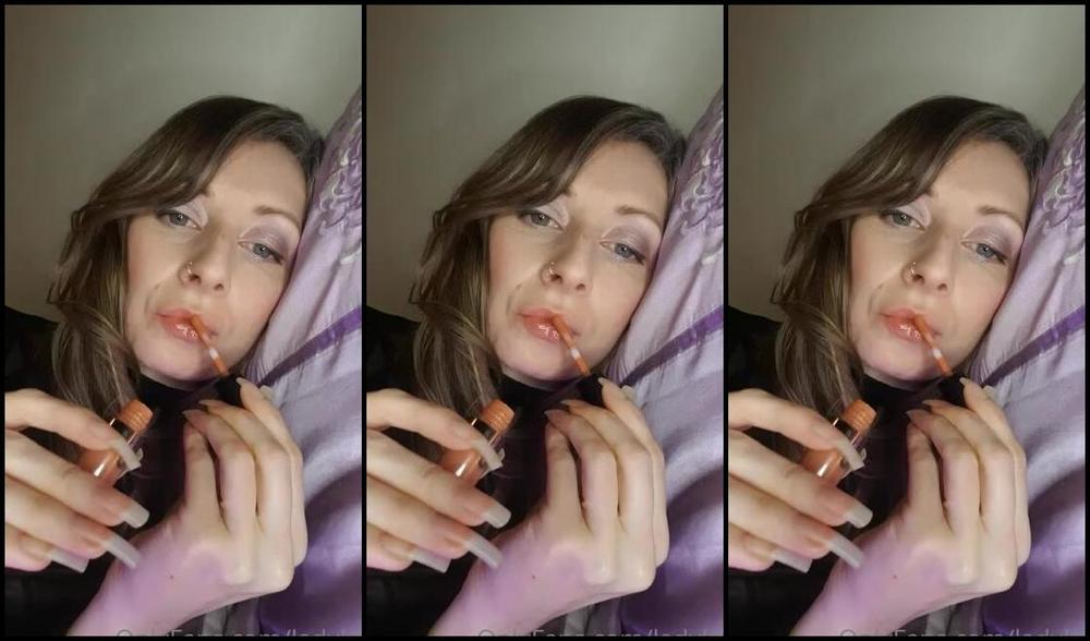 Lady Left Nicknamed Ladyleft 11 24 2020 Onlyfans Video Lip Gloss