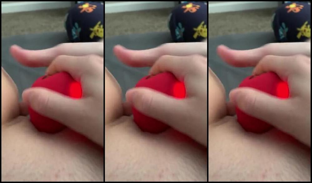 Jennaize Nicknamed Jennaize Onlyfans Using My New Heart Shaped Toy With A Little Extra Help As Well