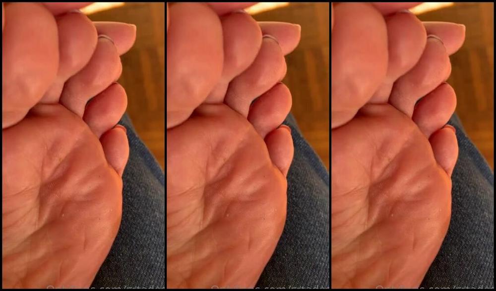 Srta Dess Nicknamed Srtadess 05 27 2021 Onlyfans Video Hoje Caminhei Tanto Que As Veias Dia Pes Ficaram Saltadas Today I Walked So