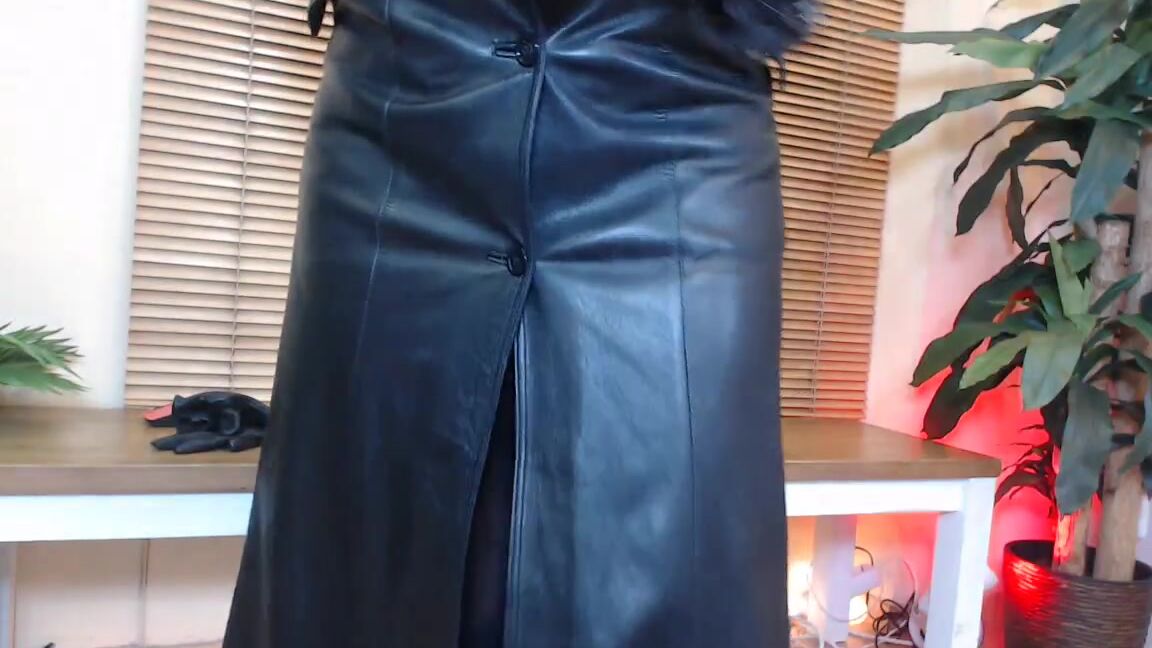 Reina Leather Nicknamed Reinaleather Onlyfans Video 2549