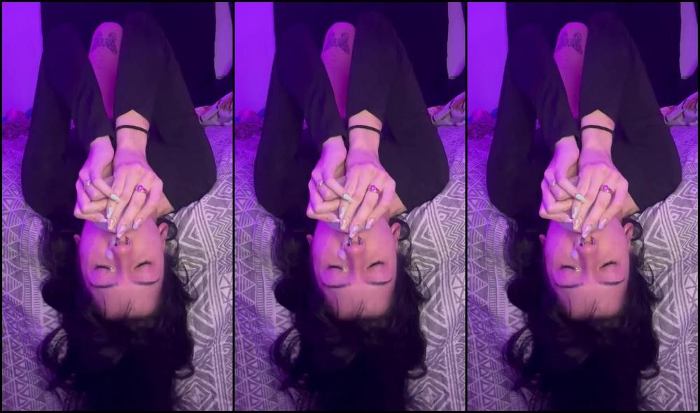 Mentallyillmile Nicknamed Mentallyillmile 01 16 2024 Onlyfans Video Covering My Face In Spit For You 1080P