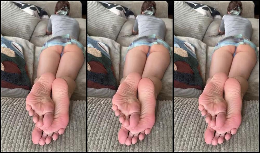 Maxi Rose Nicknamed Cutestickyfeet 07 01 2025 Onlyfans Video Soles And Booty Joi Your Horny Girlfriend Has Been Waiting For You All Day To