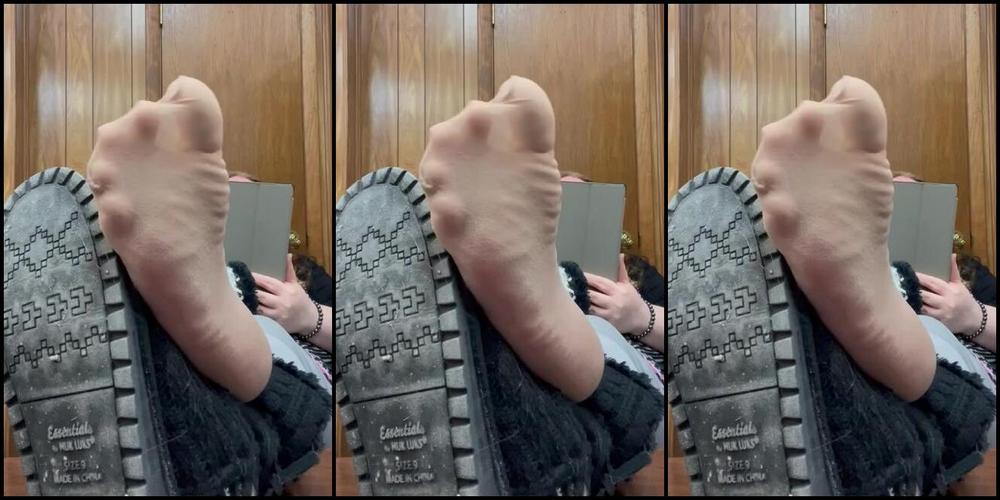 Fattyfeet420 Nicknamed Fattyfeet420 01 23 2024 Onlyfans Video Boots And Nylon Socks During My Lunch Time Dont Tell