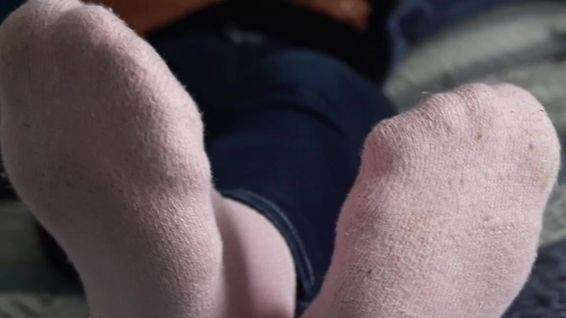 Marilyn Cutes Feet Nicknamed Marilynebonyfeet 08 18 2023 Onlyfans Video Here Is Your Snack Come And Smell