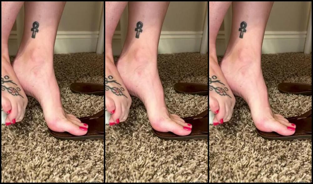 Alice Rose Nicknamed Alicerosequeenoftoes 10 04 2022 Onlyfans Video Im Busy Working On Some Things While Youre Sneakily Admiring My Feet