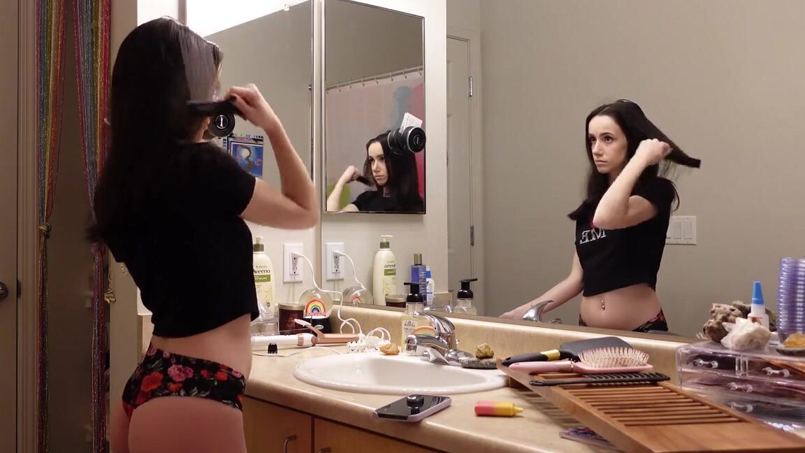 May Baby Nicknamed Goddessmayhere 03 16 2024 Onlyfans Video Hair Brushing